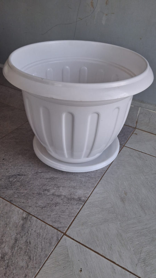 20L Flower Pot with Plate – White, showing wide opening and matching saucer