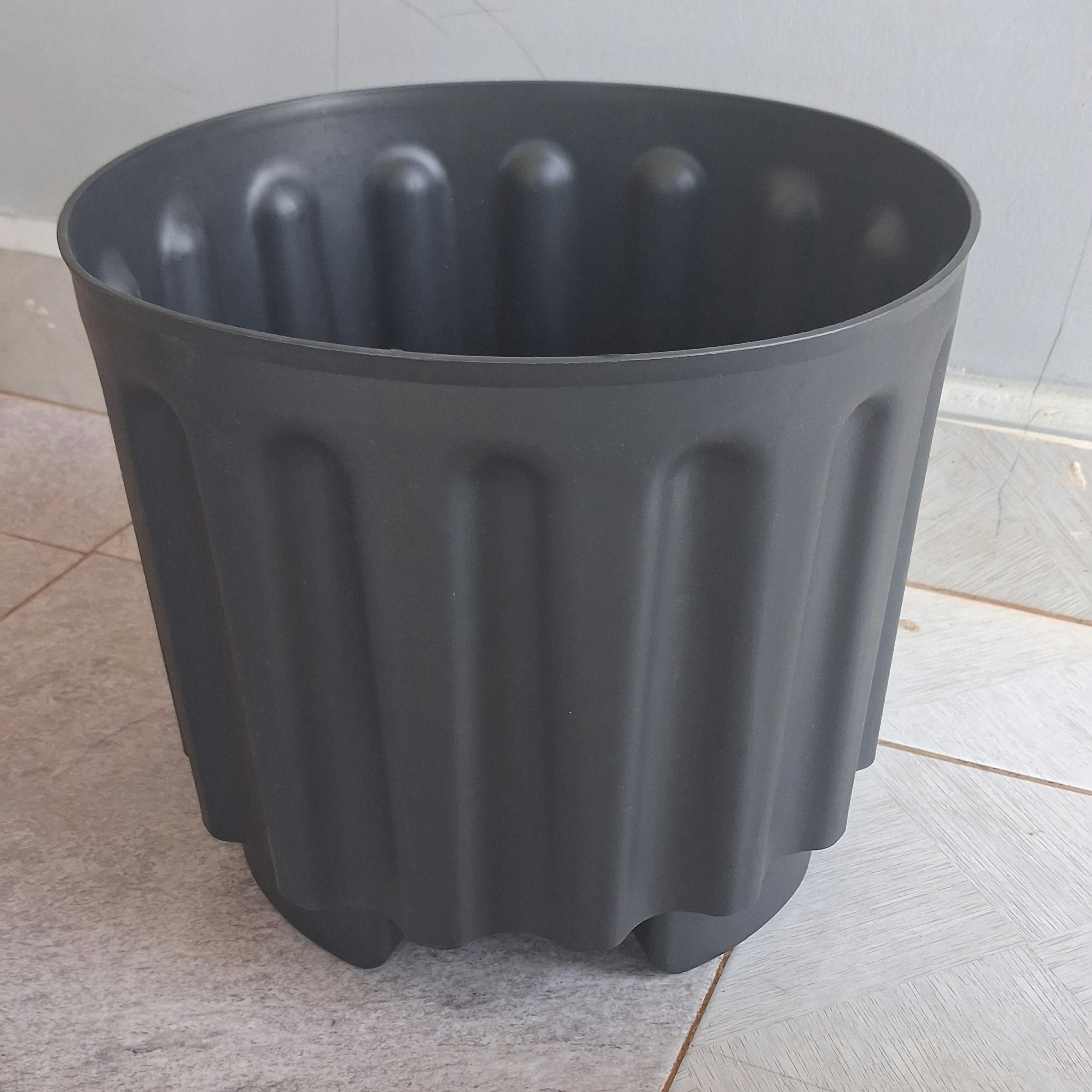 Groovy Pot – Ribbed Plastic Planter in Black & White